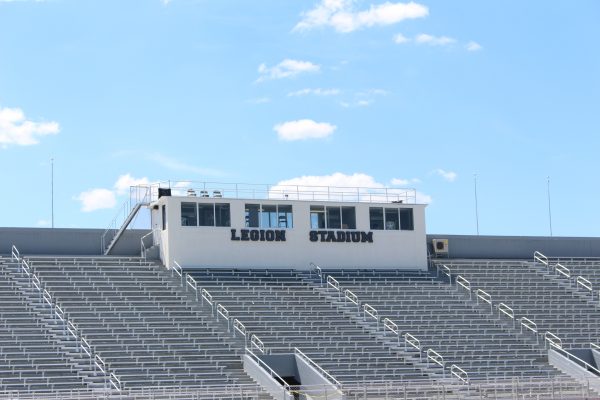 [PHOTOS] Cross town rivals showcase talents at Marble City spring game