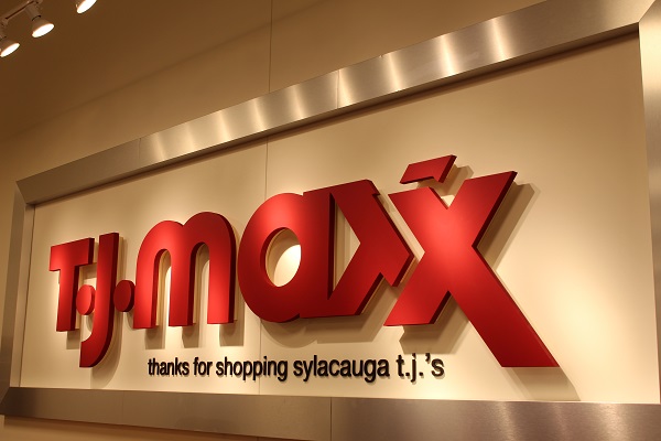 T.J. Maxx opens; awards SAFE with $10,000 check - Sylacauga News