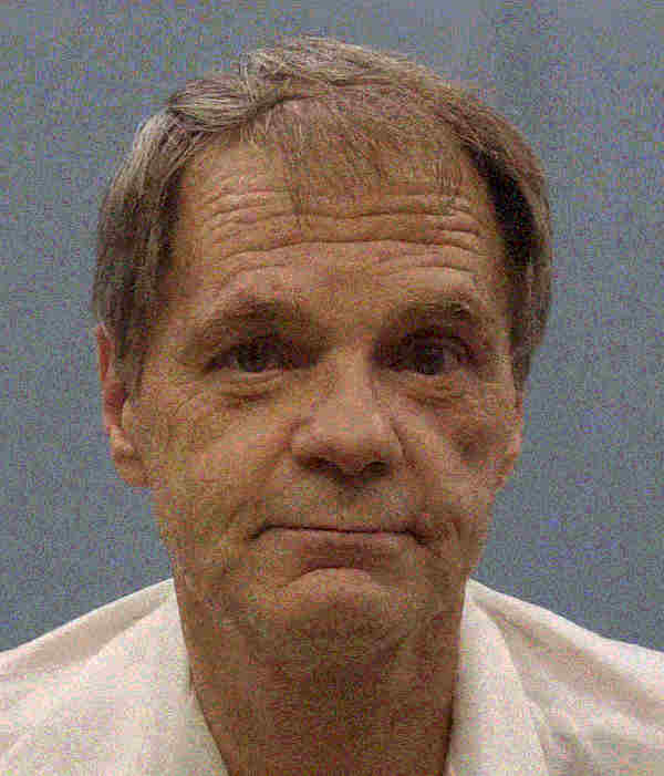 St. Clair Correctional Facility inmate convicted of murder escapes