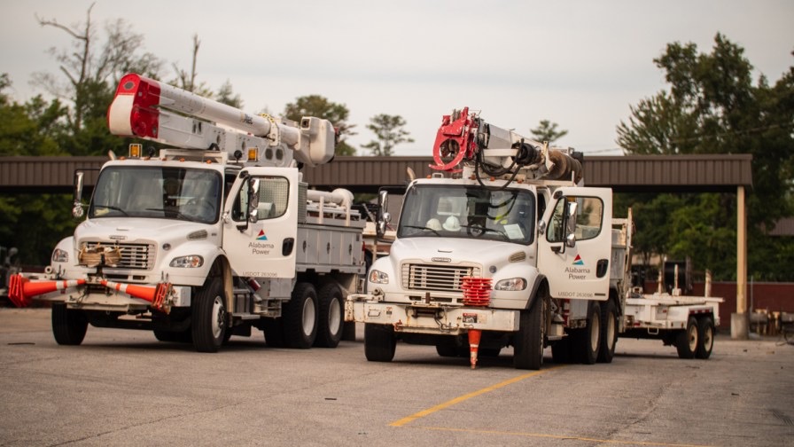 Alabama Power crews headed west to help restore service in wake of Hurricane Laura
