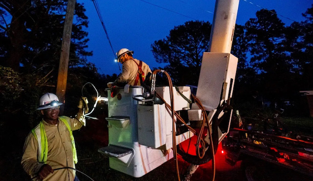 Alabama Power crews lend a hand in Hurricane Delta restoration
