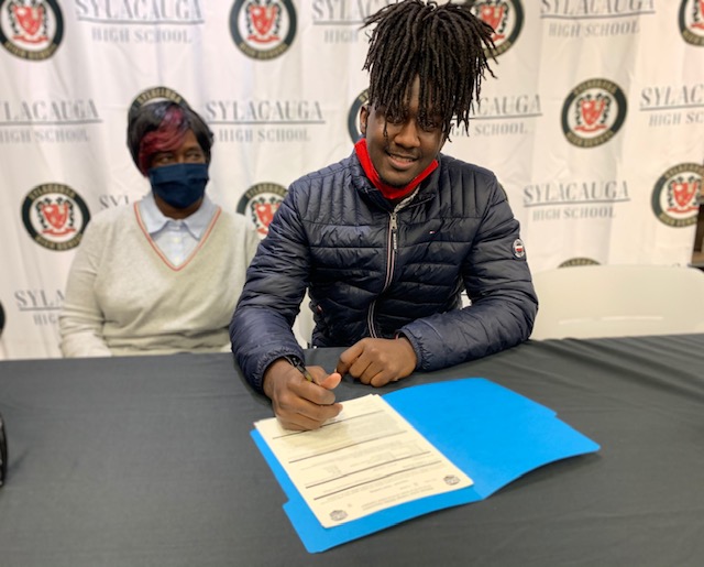 [WATCH] Sylacauga’s Caleb Burns inks with Hutchinson Community College