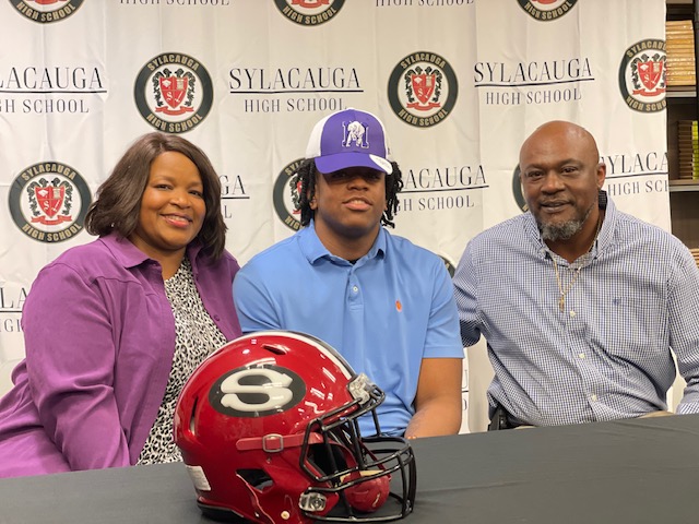 [WATCH] Sylacauga’s Christian Twymon inks with Miles College