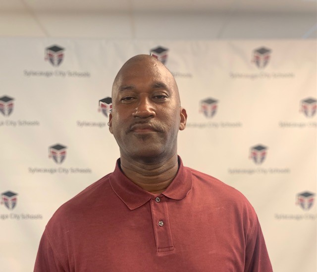 SHS girls basketball finds its coach in Victor Smith