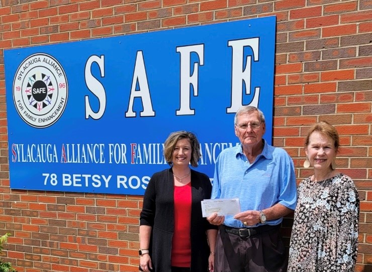 SAFE receives donation from Building and Construction Trade Group