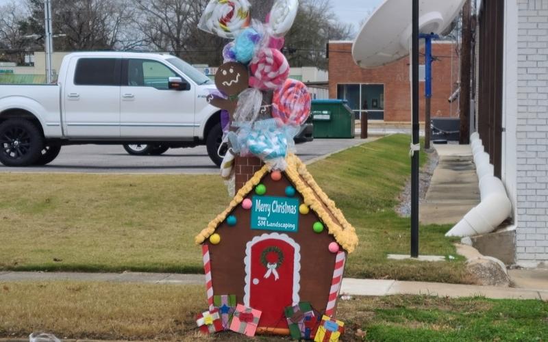 Ongoing Christmas Pole Decorating Contest lighting up Sylacauga