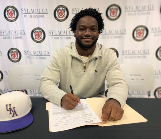[WATCH] Maleek Pope signs NLI with North Alabama