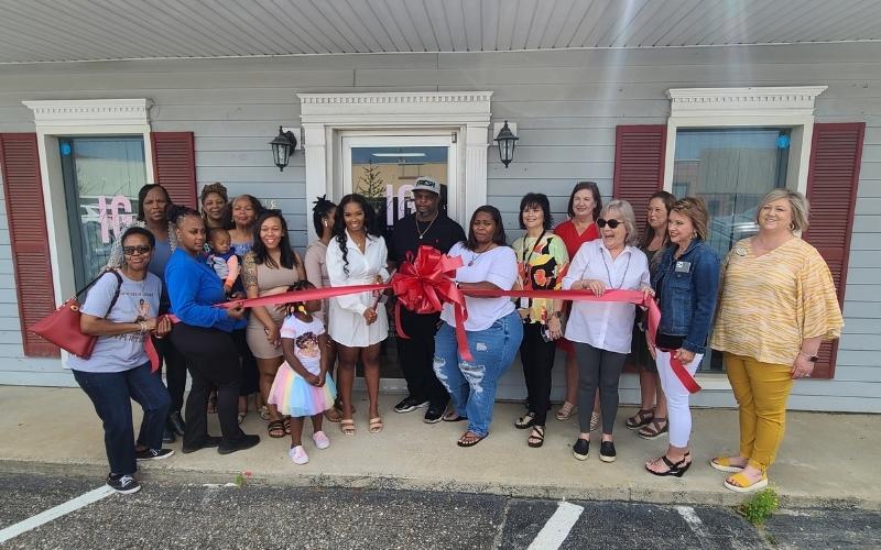Vision realized as It Girl Boutique holds grand opening with ribbon-cutting ceremony