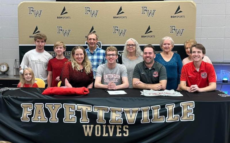 Fayetteville’s Seth Thomas rotates to collegiate Rocket League after signing e-sports scholarship with Huntingdon