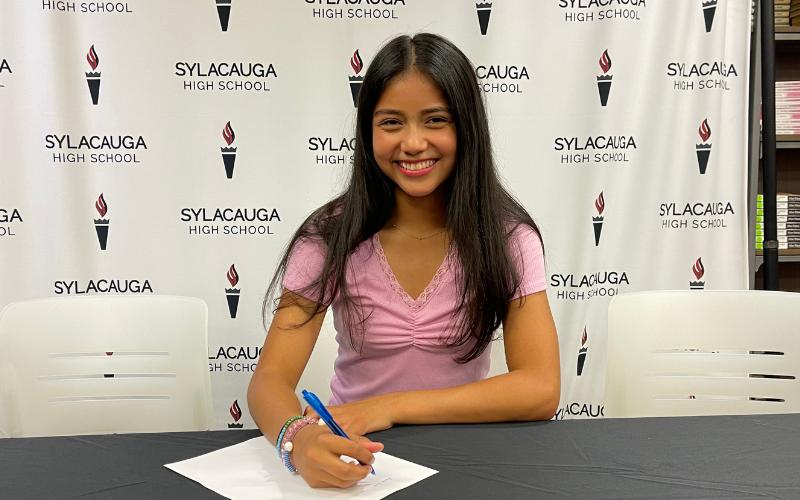 Sylacauga’s Kate Gaspar signs tennis scholarship with Central Alabama Community College