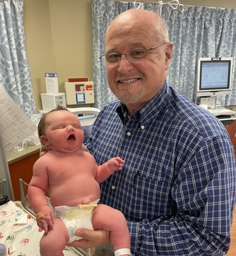 Sylacauga Family Health Center’s Dr. Michael Swearingen delivers his milestone 4,000th baby