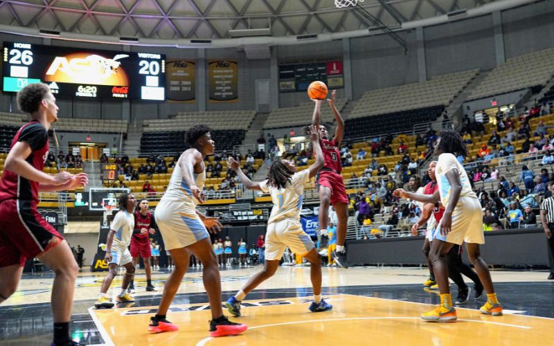 Elite Aggies; Aggies win Sweet 16 thriller over Selma