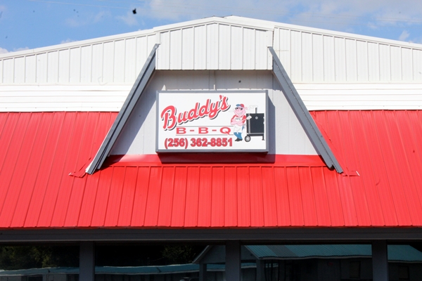 Talladega business comes through for Sylacauga apartment fire victims