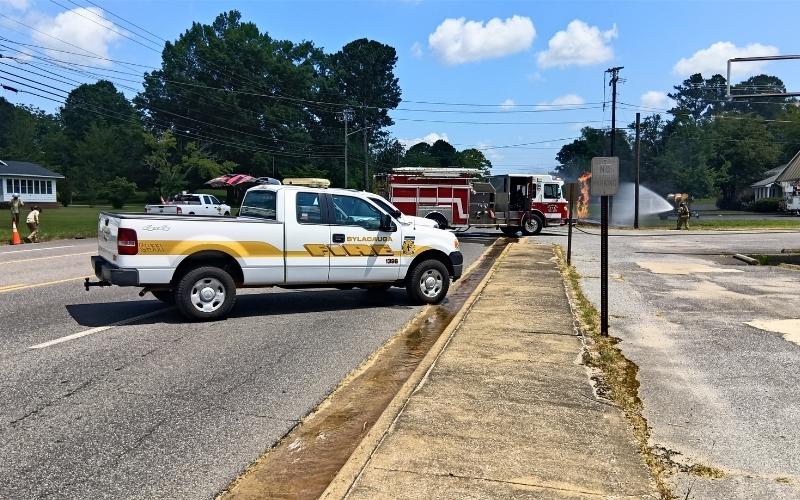 Gas line fire shuts down Hwy 21 in Sylacauga after utility accident