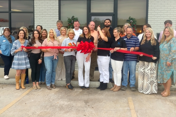 Lakeview Title and Closings celebrates opening of Sylacauga office with a ribbon-cutting ceremony