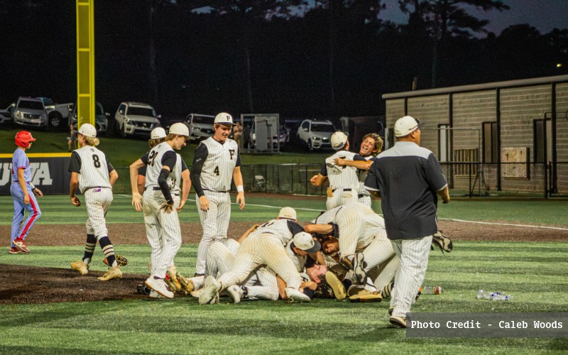 Fayetteville Baseball sweeps into state championship series