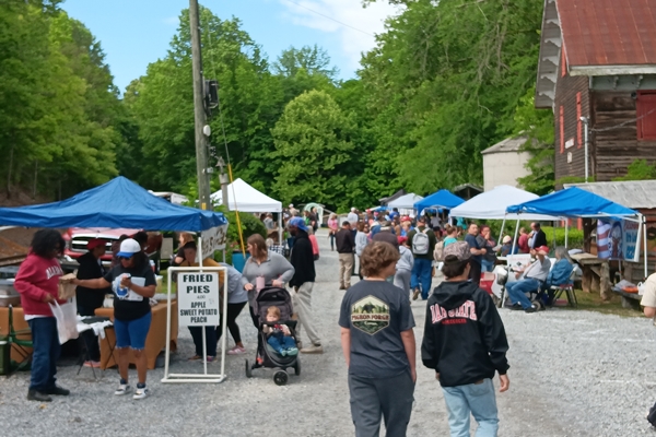 Weather cooperated for a steady crowd at the 2026 Grits Festival